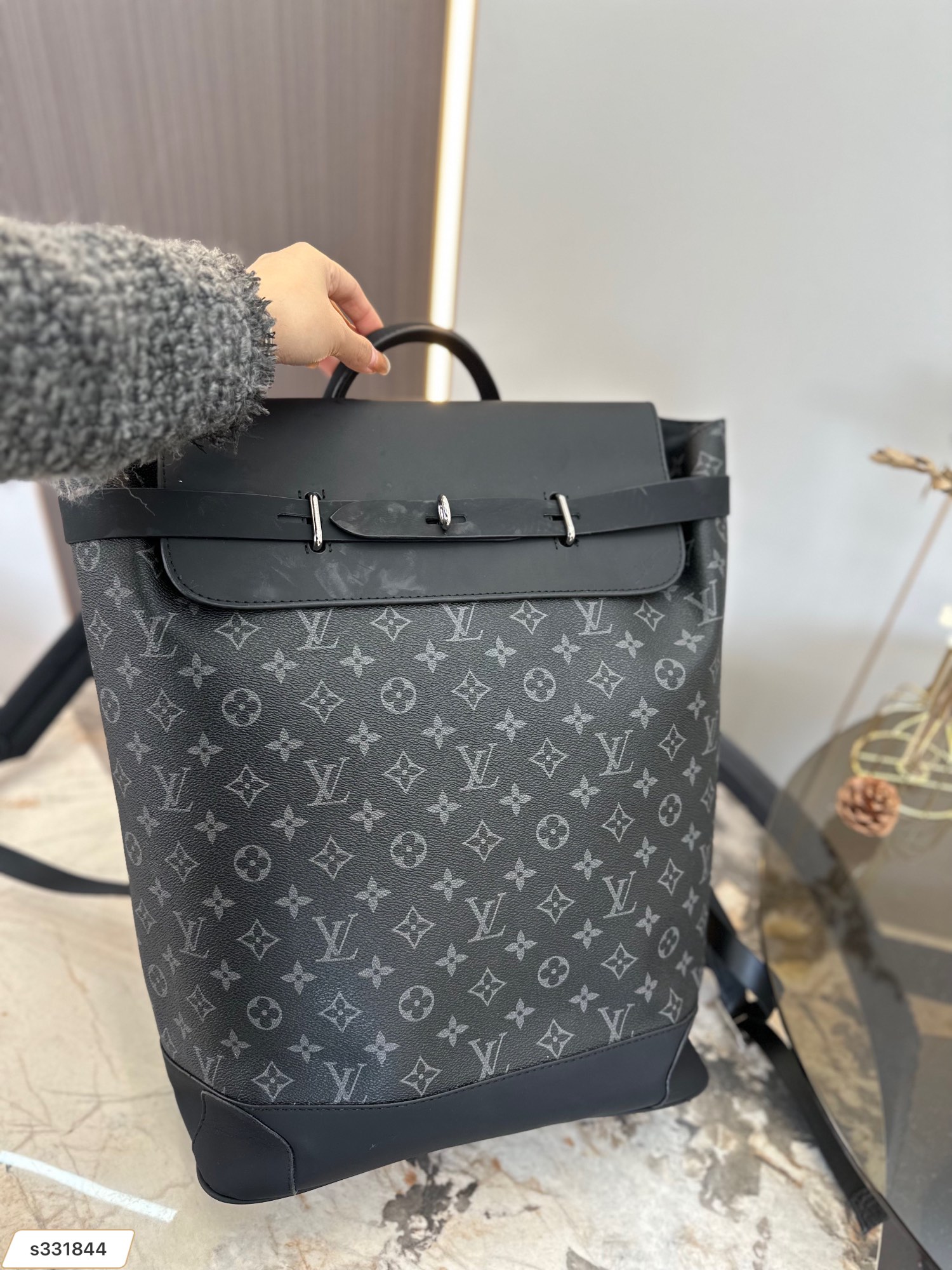 【2024】【 LOUIS VUITTON公式 旗艦店】ルイヴィトン   リュックサック   当日出荷 好評に付き再入荷！32*42CM