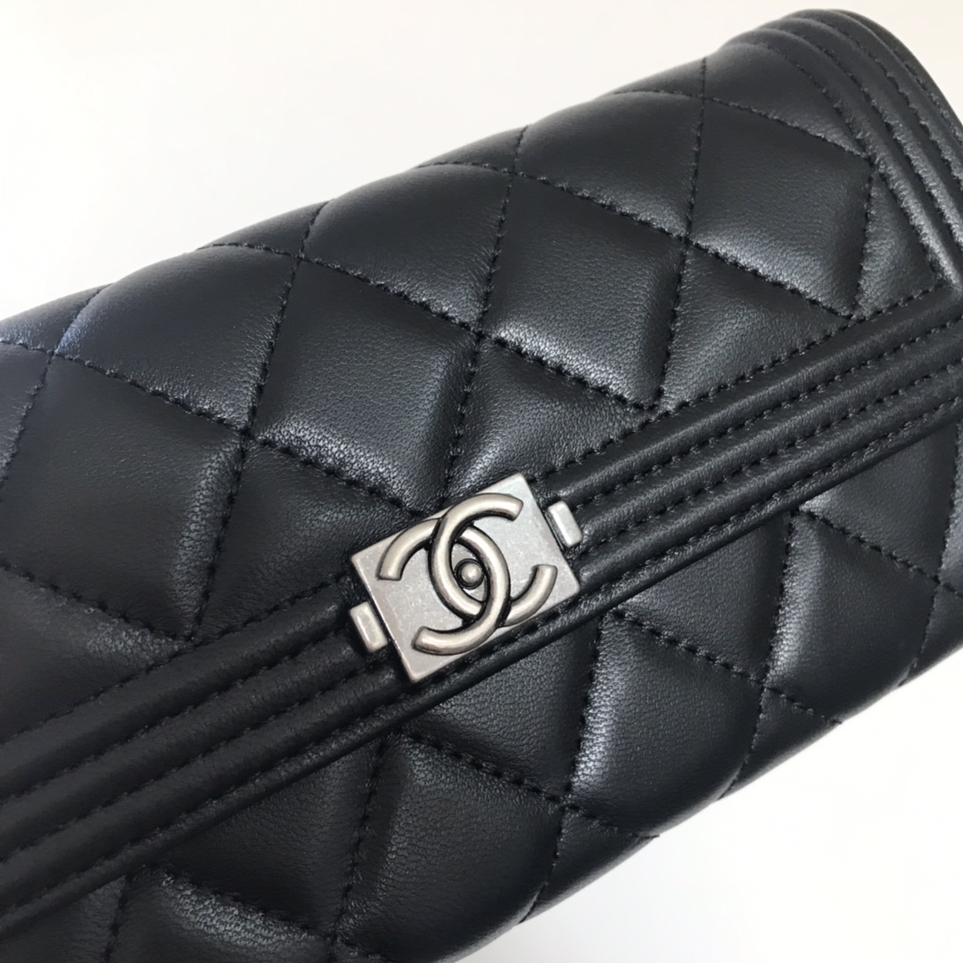 【CHANEL 公式 旗艦店】シャネル 財布   当日出荷 好評に付き再入荷！10.5*19*3cm