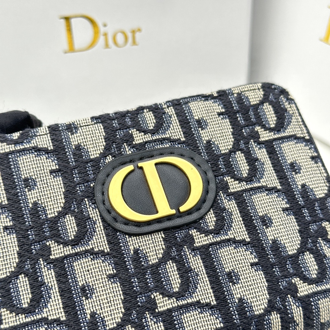 【DIOR 公式 旗艦店】ディオール 財布   当日出荷 好評に付き再入荷！12*8.5cm
