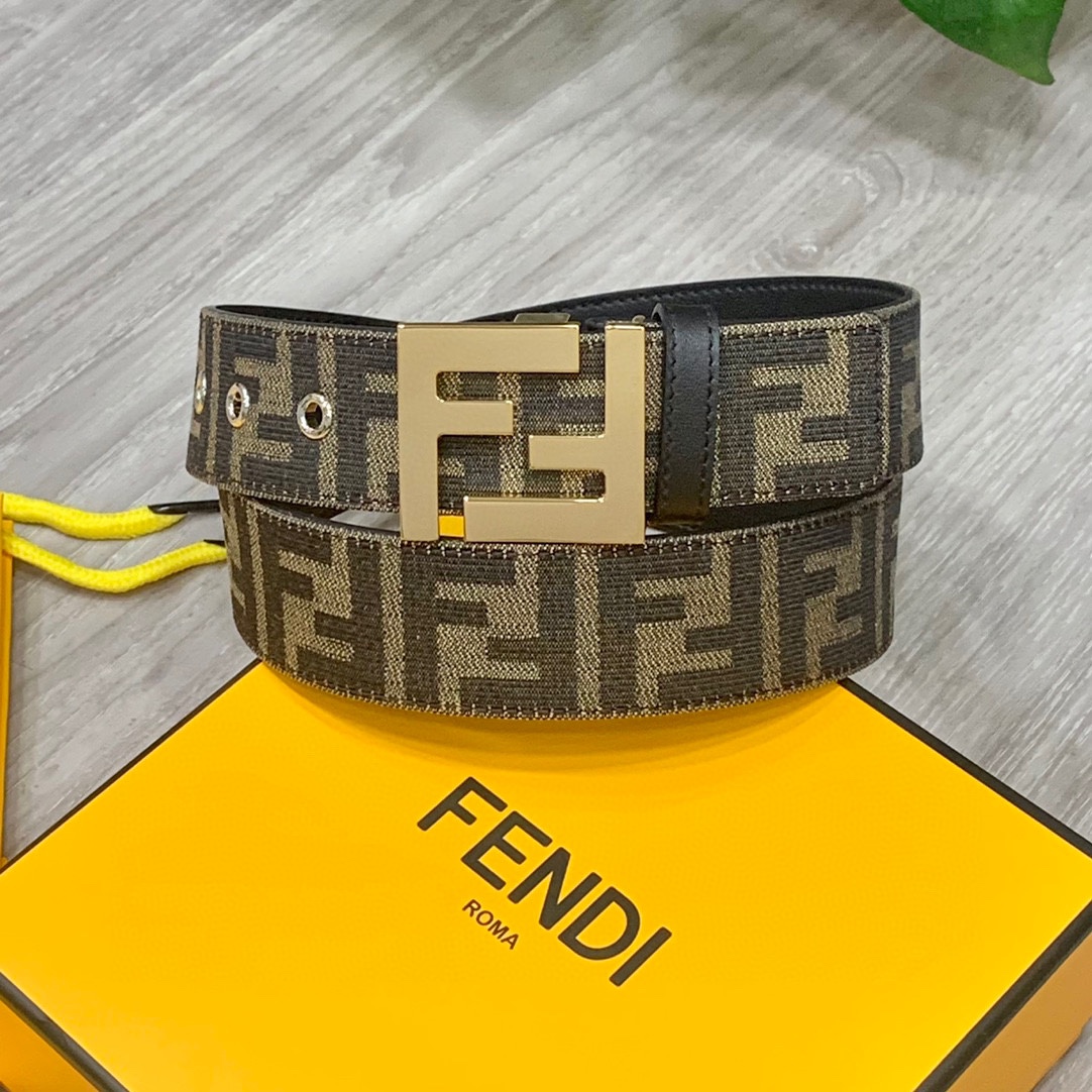 【2024】【FENDI】(フェンディ) 3.8cmベルト メンズ