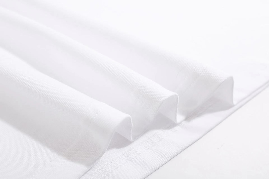 【2024】【GIVENCHY 公式旗艦店】ジバンシー   Tシャツ ご好評に付き再入荷！