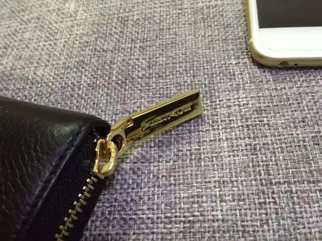 【2024】【VERSACE 公式旗艦店】ヴェルサーチ 財布   当日出荷 好評に付き再入荷！19*10*2.5CM