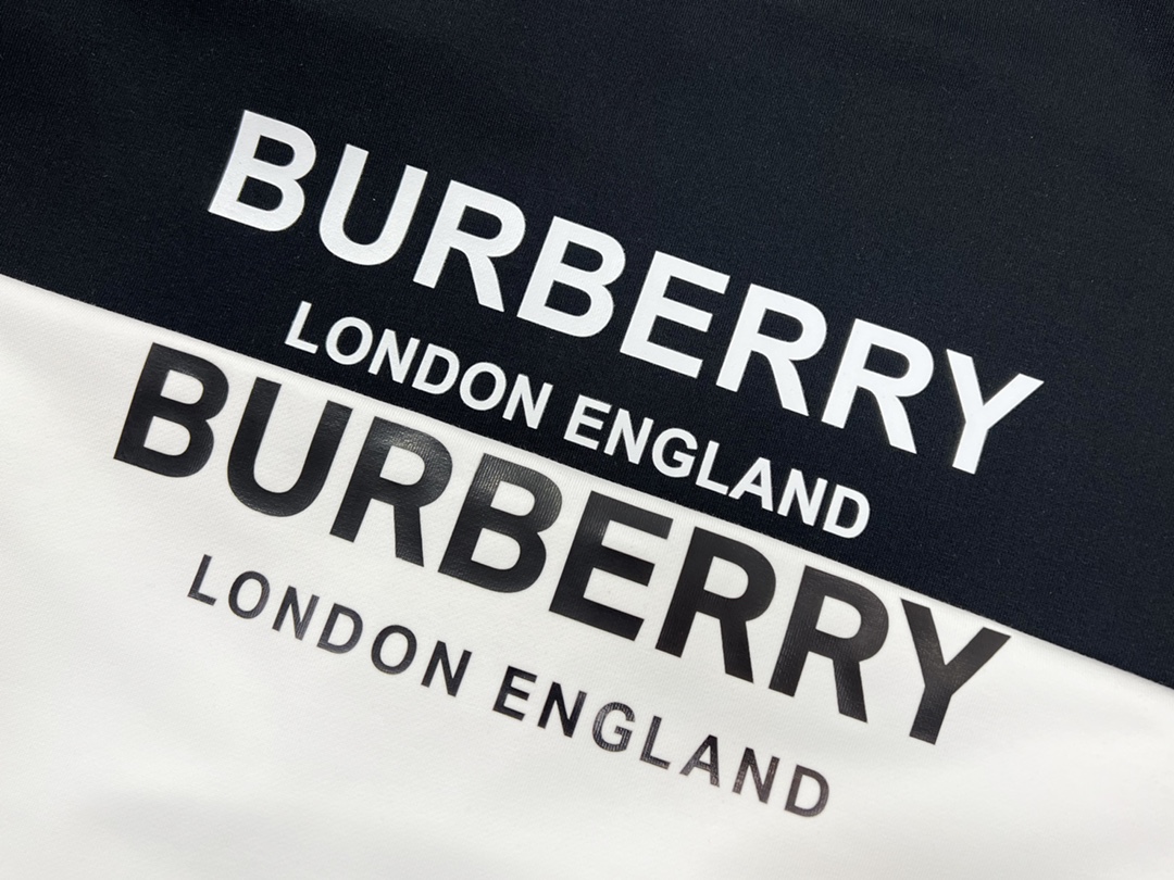【BURBERRY 公式旗艦店】バーバリー 丸首の衛衣 スウェットご好評に付き再入荷！