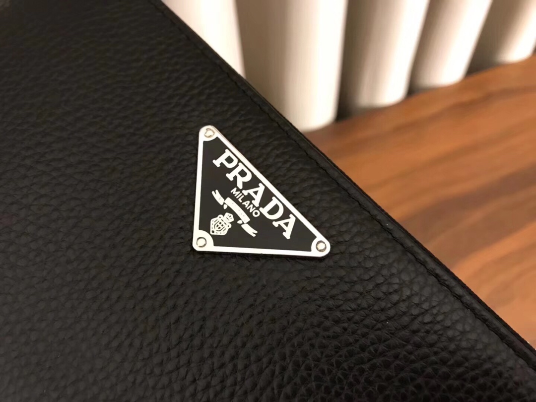 【2024】【PRADA  公式 旗艦店】プラダ  財布当日出荷 好評に付き再入荷！30*22*10CM