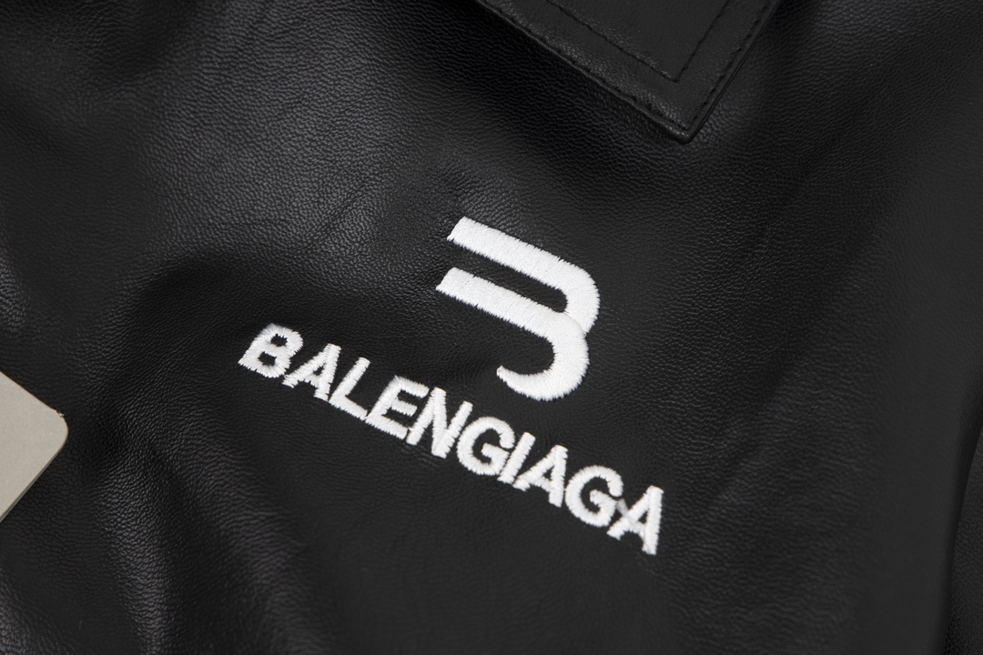 【2024】【BALENCIAGA 公式旗艦店】 バレンシアガ レザージャケット好評に付き再入荷！