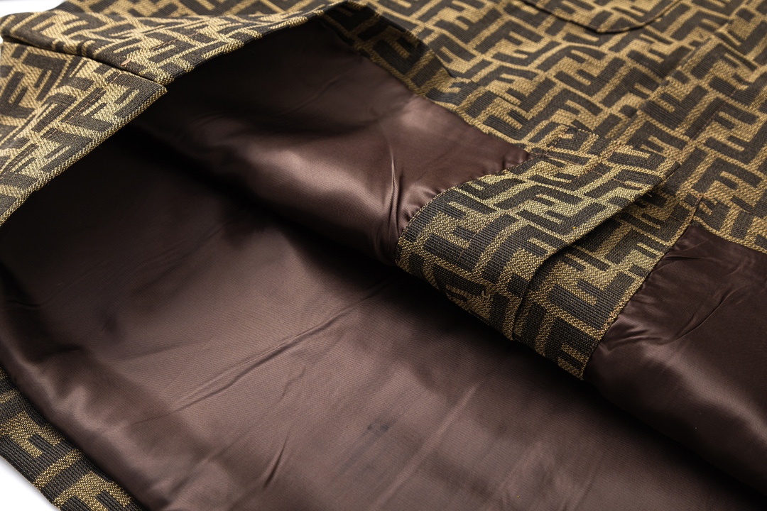 【2024】【FENDI  公式旗艦店】 フェンディ    シャツ  ご好評に付き再入荷！