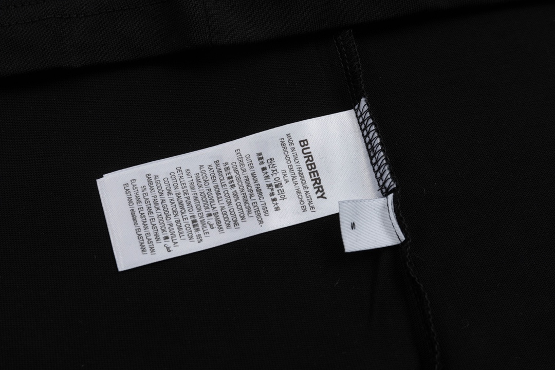 【BURBERRY  公式旗艦店】バーバリー  Tシャツ ご好評に付き再入荷！