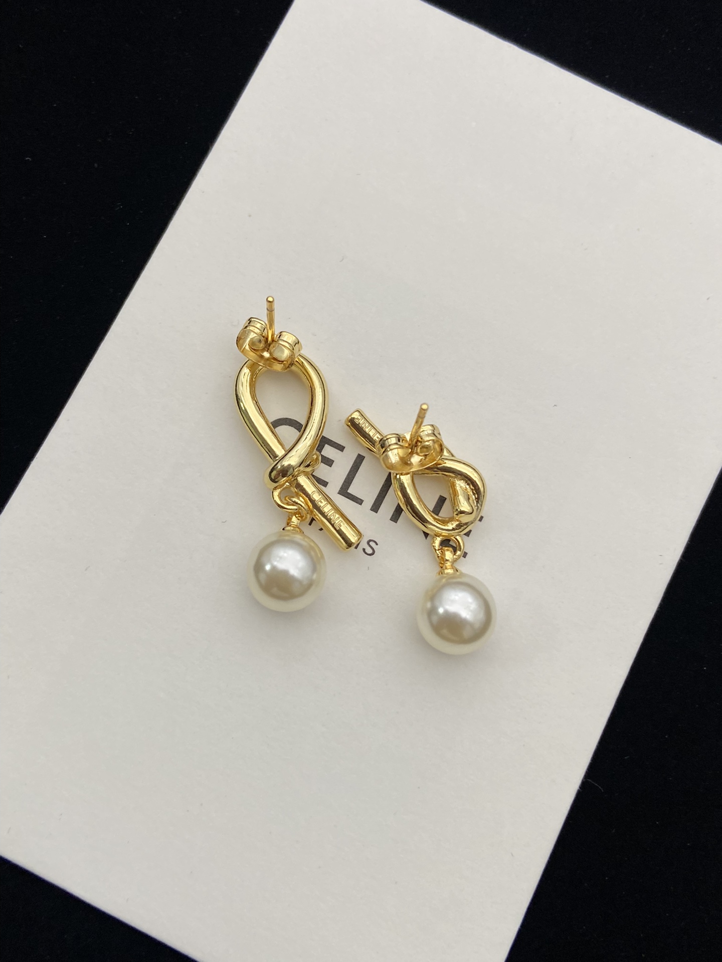 【2024】【CELINE】 セリーヌ   ファッションスタイルのイヤリング