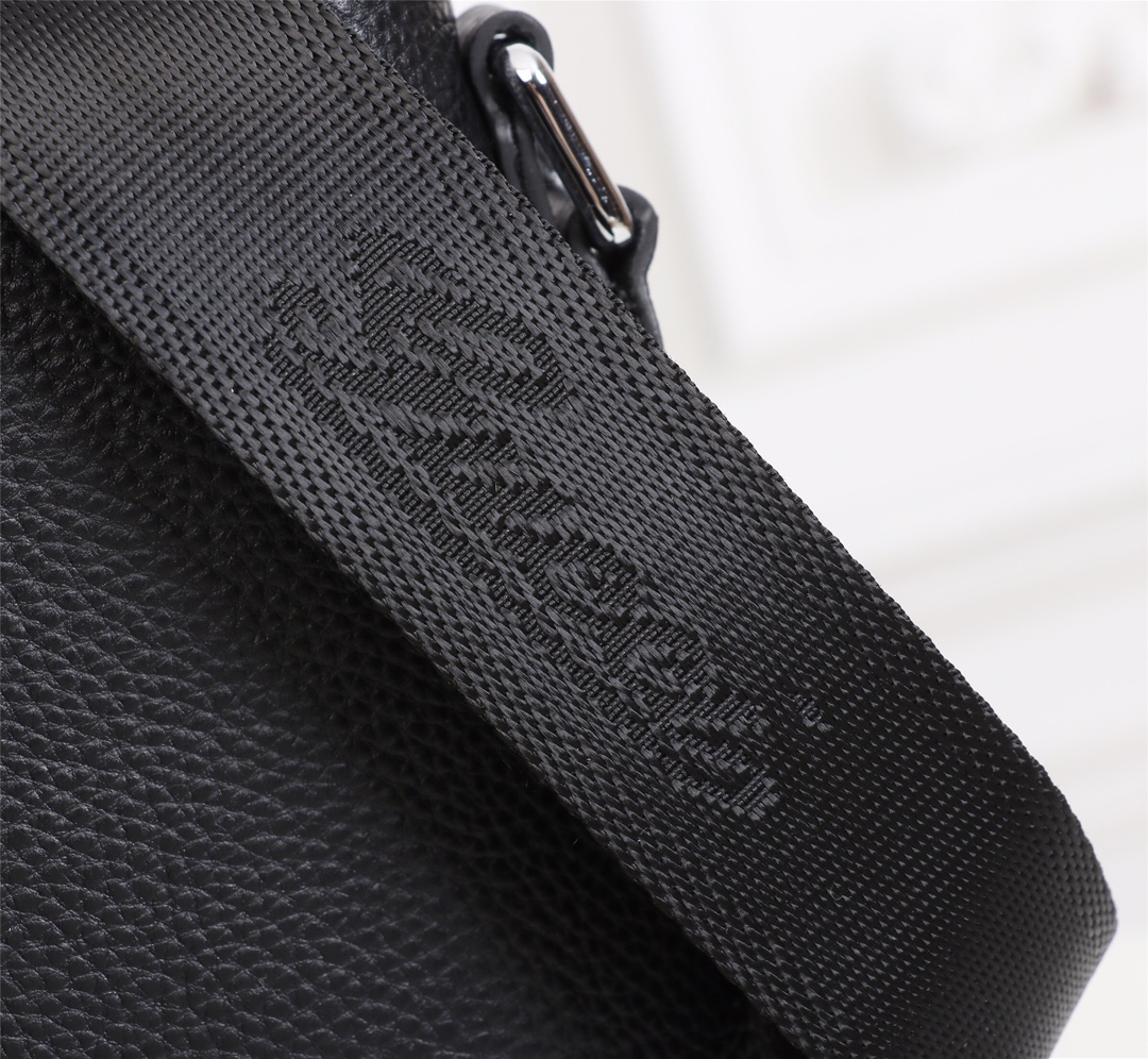 【2025】【GUCCI 公式 旗艦店】クッチ  ショルダーバッグ 当日出荷 好評に付き再入荷！25*27*6CM