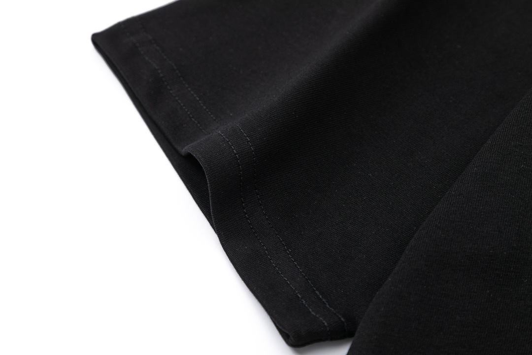 【GUCCI 公式旗艦店】 クッチ   Tシャツご好評に付き再入荷！