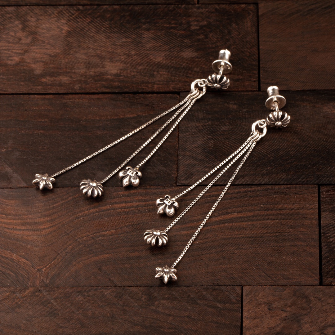 【CHROME HEARTS】 クロムハーツ  ファッションスタイルのイヤリング