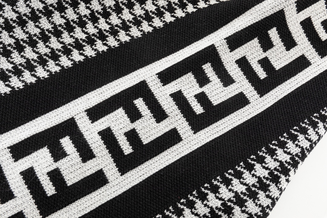 【2024】【FENDI  公式旗艦店】フェンディ   ショートパンツご好評に付き再入荷！