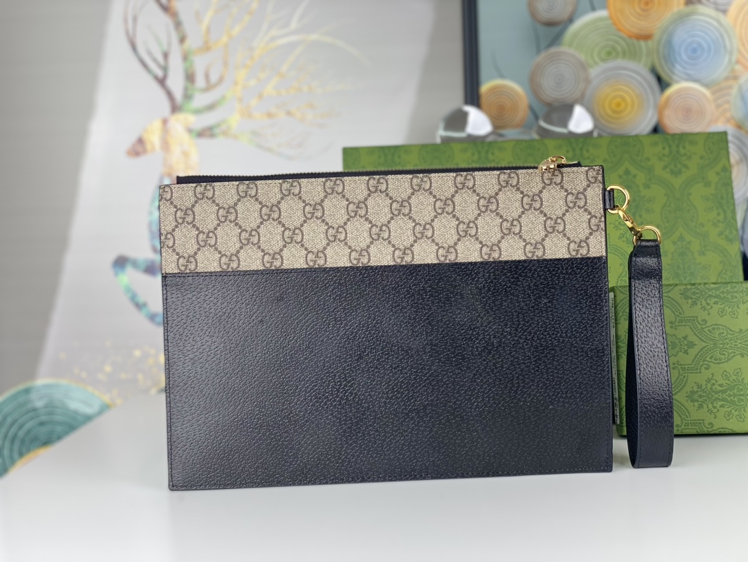 【2024】【GUCCI 公式 旗艦店】クッチ  クラッチバッグ 当日出荷 好評に付き再入荷！30.5*21*1.5CM
