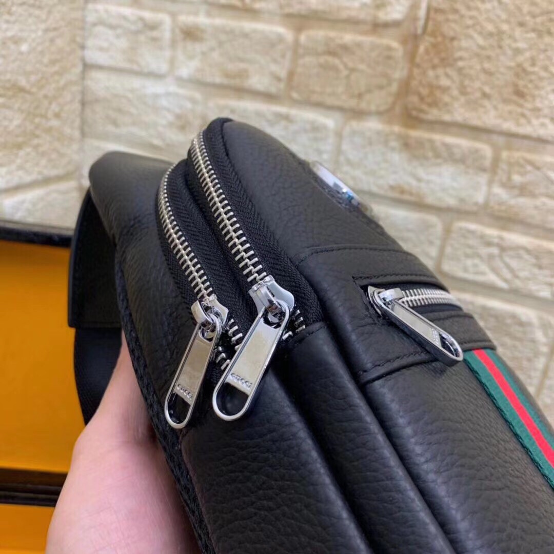 【GUCCI 公式 旗艦店】クッチ  胸ポケット当日出荷 好評に付き再入荷！30*18*7CM