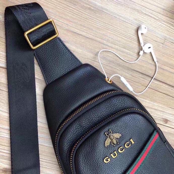【GUCCI 公式 旗艦店】クッチ  胸ポケット 当日出荷 好評に付き再入荷！28*18*7CM