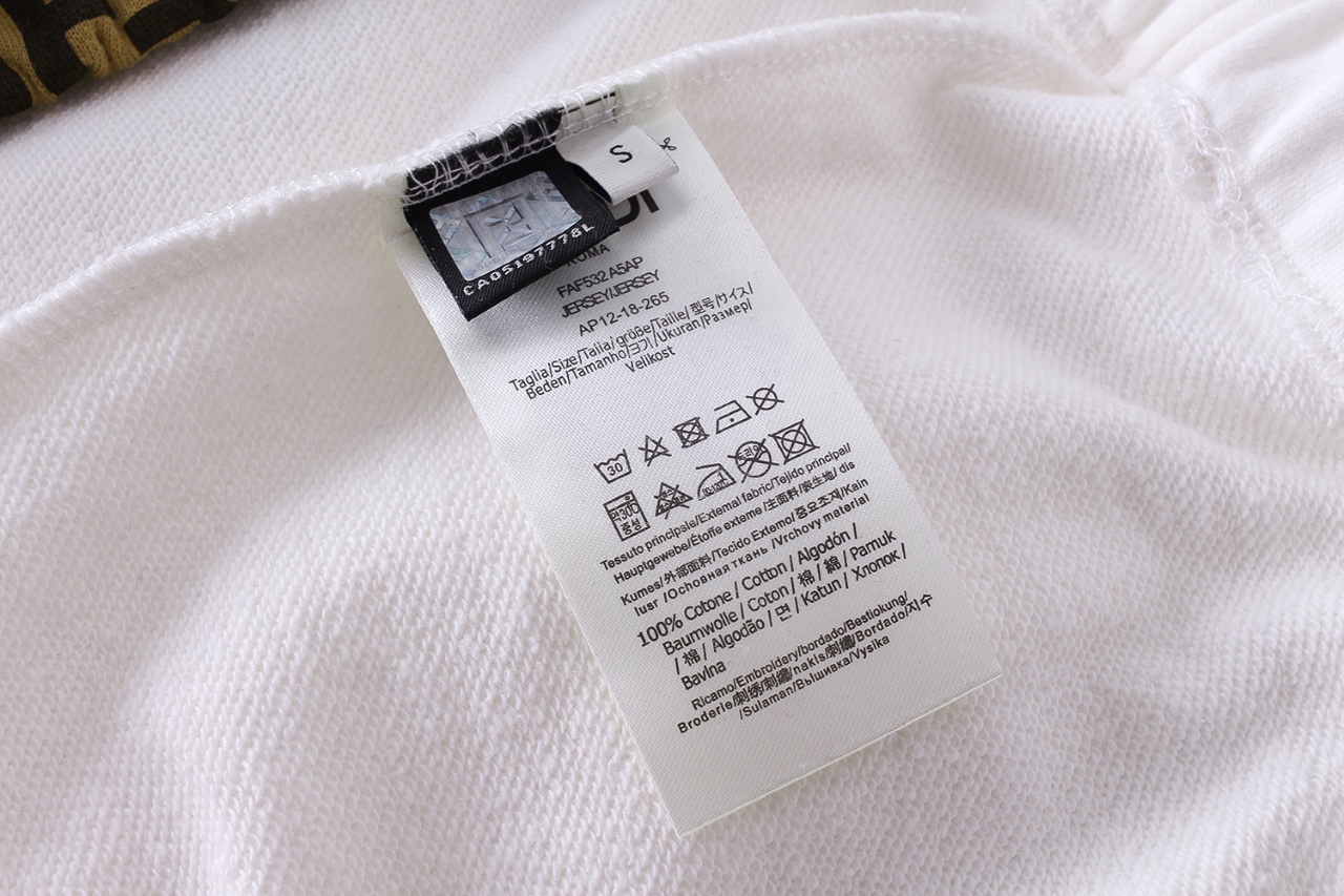 【FENDI  公式旗艦店】フェンディパーカー スウェット ご好評に付き再入荷！