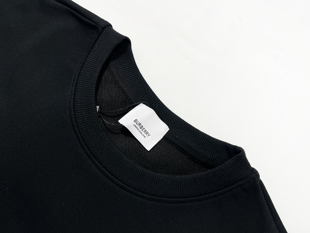 【BURBERRY 公式旗艦店】バーバリー 丸首の衛衣 スウェットご好評に付き再入荷！