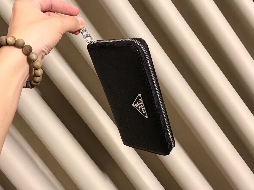 【2024】【PRADA  公式 旗艦店】プラダ  財布当日出荷 好評に付き再入荷！30*22*10CM