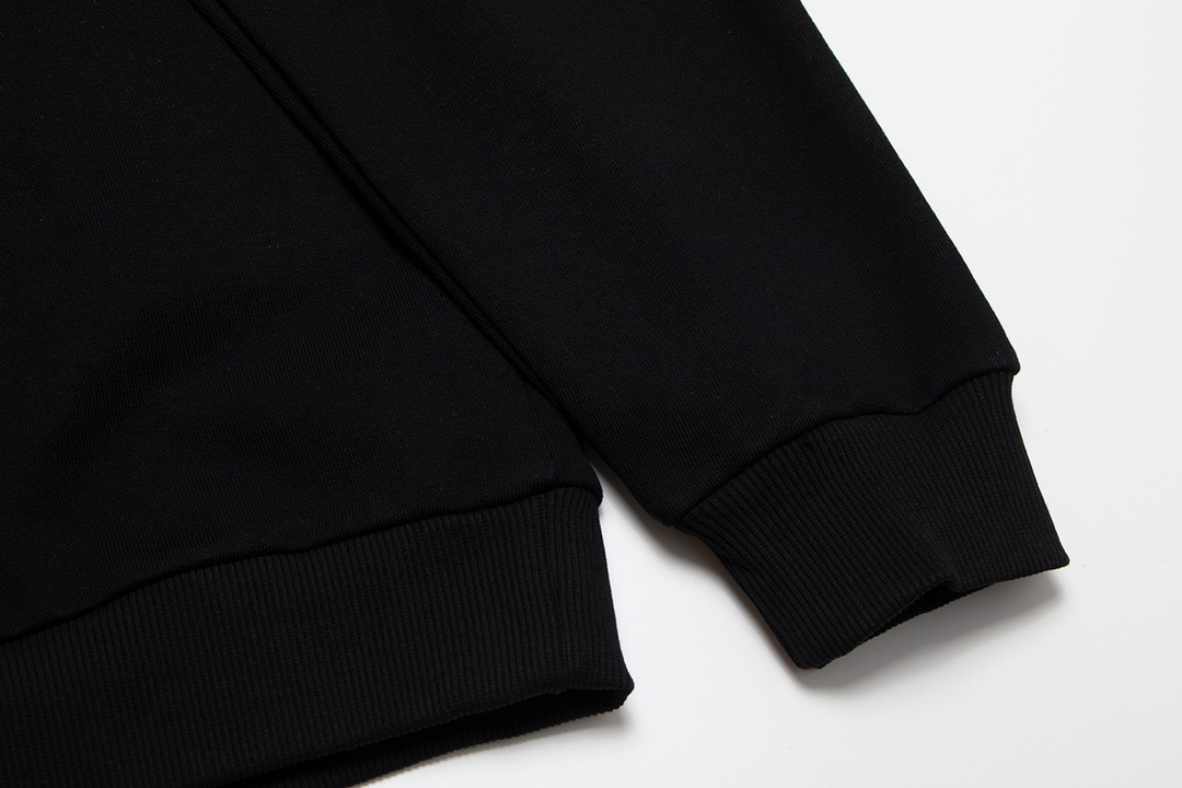 【GIVENCHY  公式旗艦店】ジバンシー 丸首の衛衣 スウェットご好評に付き再入荷！