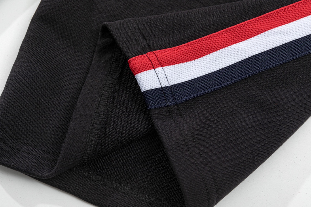 【2024】【 MONCLER   公式旗艦店】モンクレール  ショートパンツ  ご好評に付き再入荷！