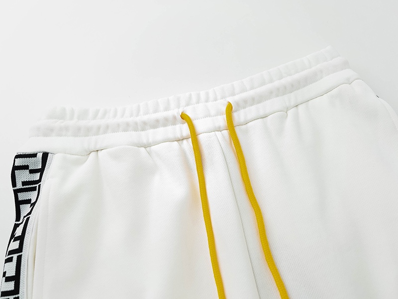 【2024】【FENDI   公式旗艦店】 フェンディ    ショートパンツ  ご好評に付き再入荷！