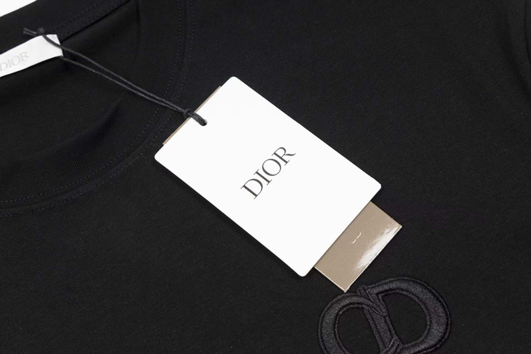 【 DIOR 公式旗艦店】ディオール   Tシャツ ご好評に付き再入荷！