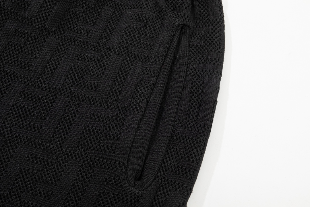 【2024】【FENDI  公式旗艦店】フェンディ   ショートパンツご好評に付き再入荷！