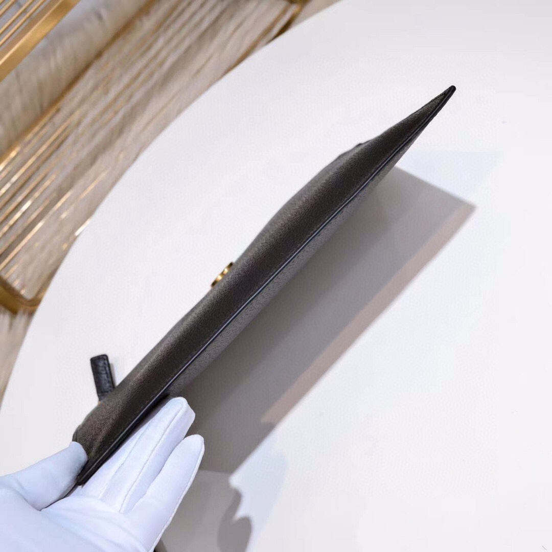 【GUCCI 公式 旗艦店】クッチ  クラッチバッグ 当日出荷 好評に付き再入荷！28*20CM