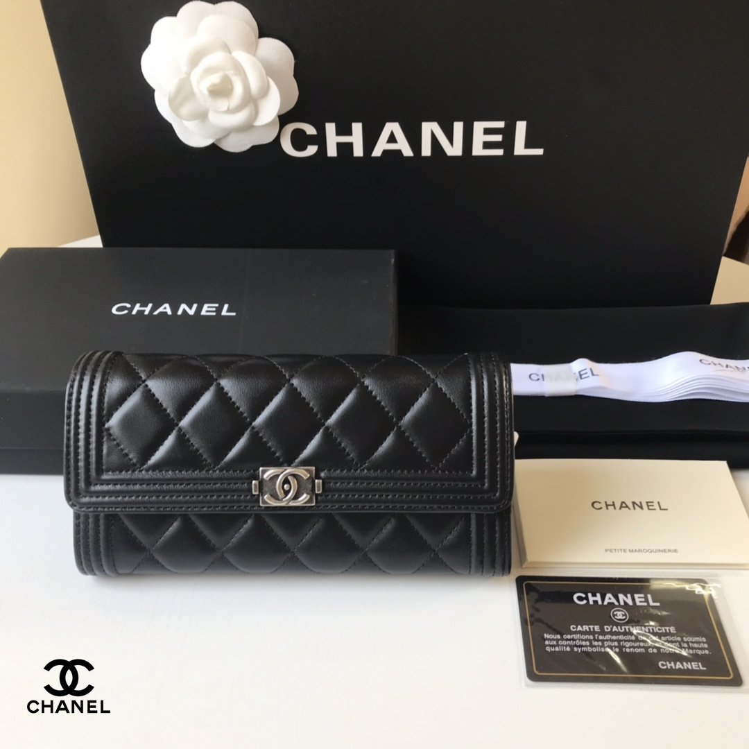 【CHANEL 公式 旗艦店】シャネル 財布   当日出荷 好評に付き再入荷！10.5*19*3cm