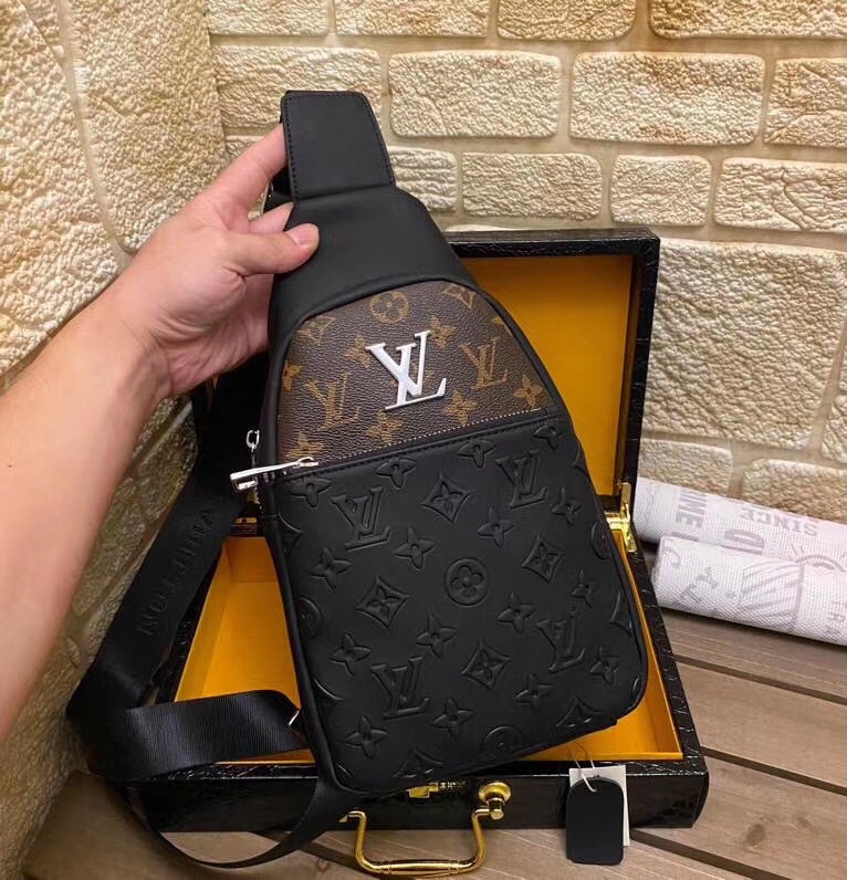 【2025】LV【LOUIS VUITTON  公式旗艦店】ルイヴィトン  胸ポケット  当日出荷 好評に付き再入荷！29*19*4CM