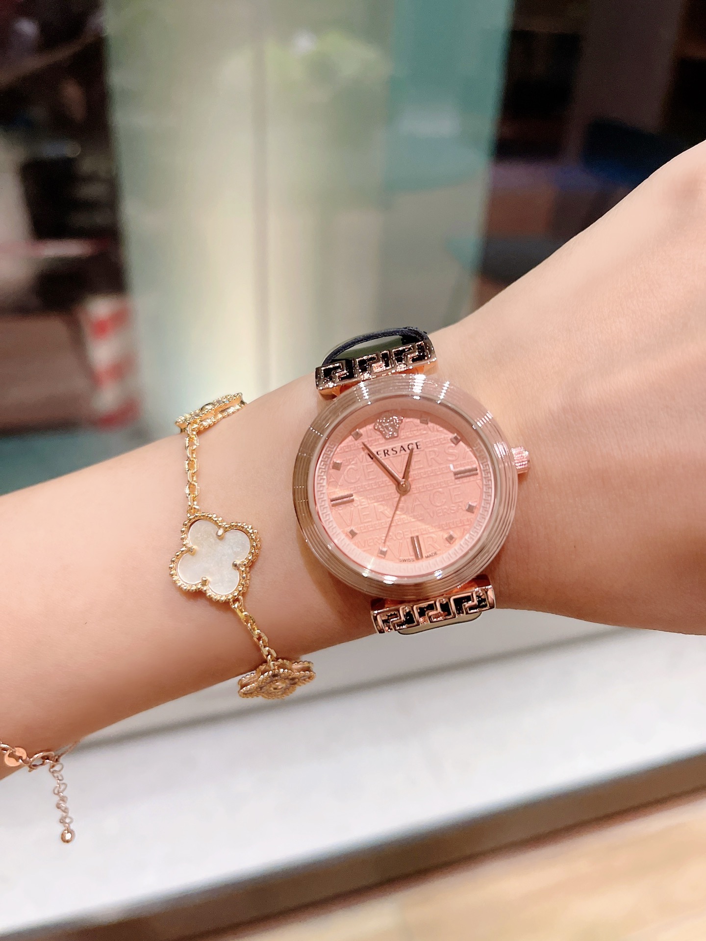 VERSACE  ( ヴェルサーチ)  腕時計 32*10MM