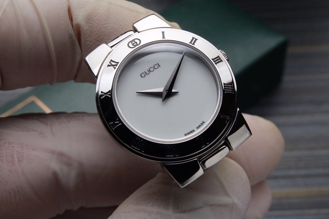 【2024】GUCCI( クッチ)  腕時計 26*6MM