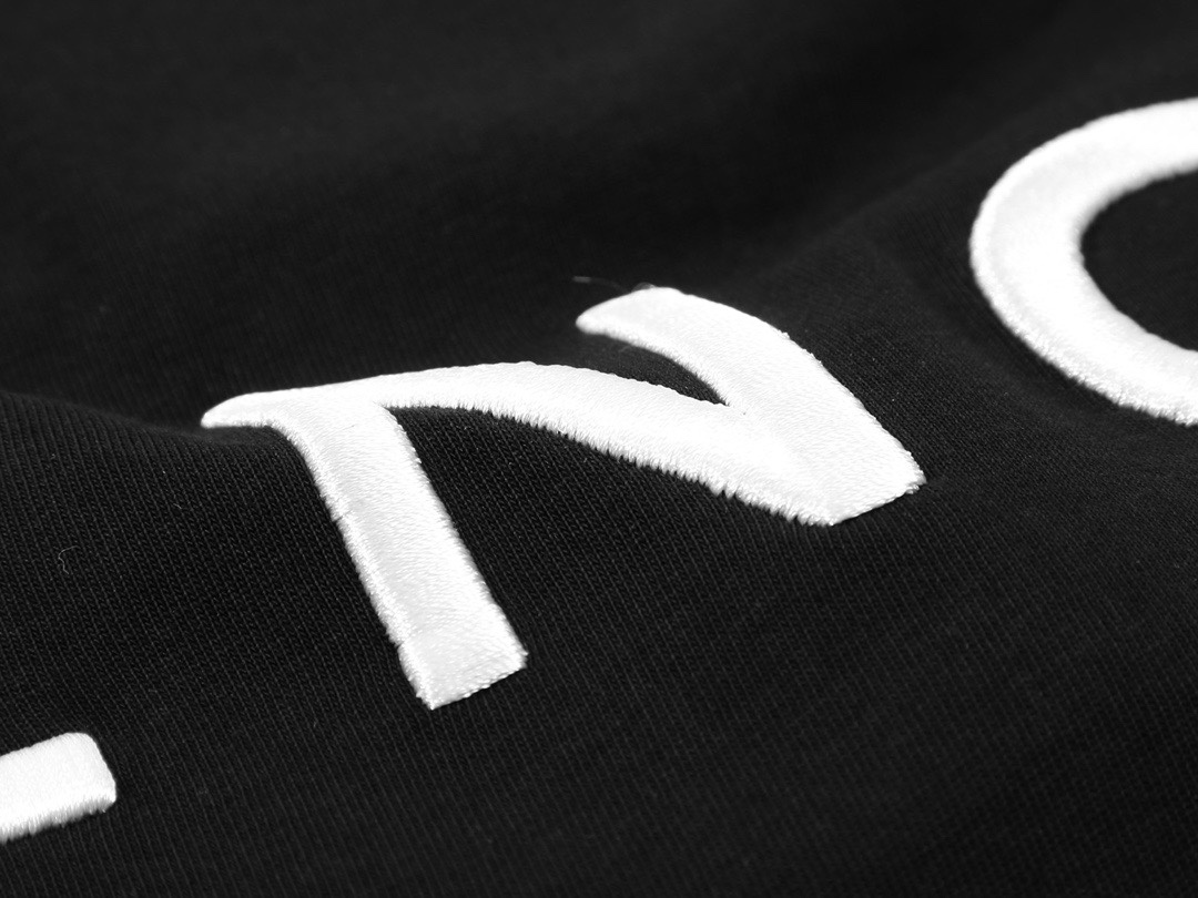 【GIVENCHY 公式旗艦店】ジバンシー     Tシャツご好評に付き再入荷！