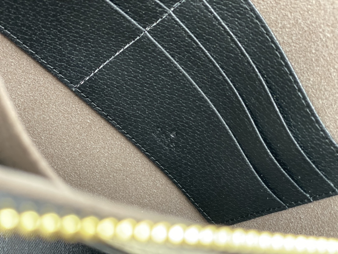 【2024】【GUCCI 公式 旗艦店】クッチ  クラッチバッグ 当日出荷 好評に付き再入荷！30.5*21*1.5CM