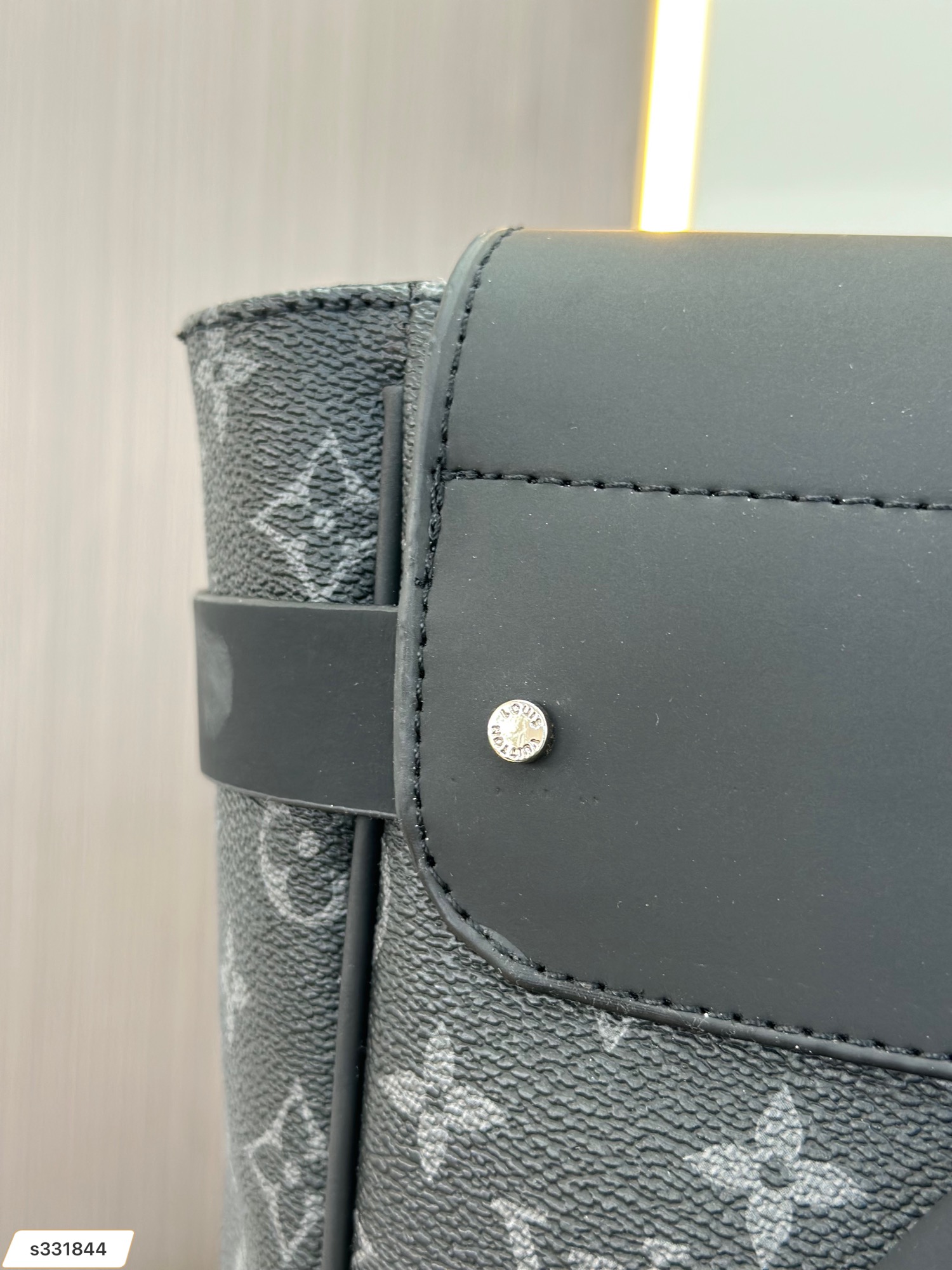 【2024】【 LOUIS VUITTON公式 旗艦店】ルイヴィトン   リュックサック   当日出荷 好評に付き再入荷！32*42CM