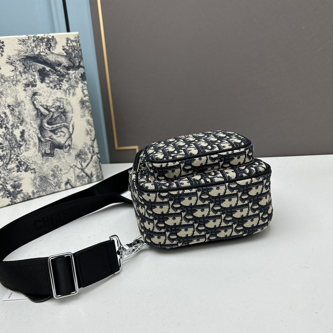 【DIOR 公式 旗艦店】ディオール リュックサック当日出荷 好評に付き再入荷！17*27*8cm