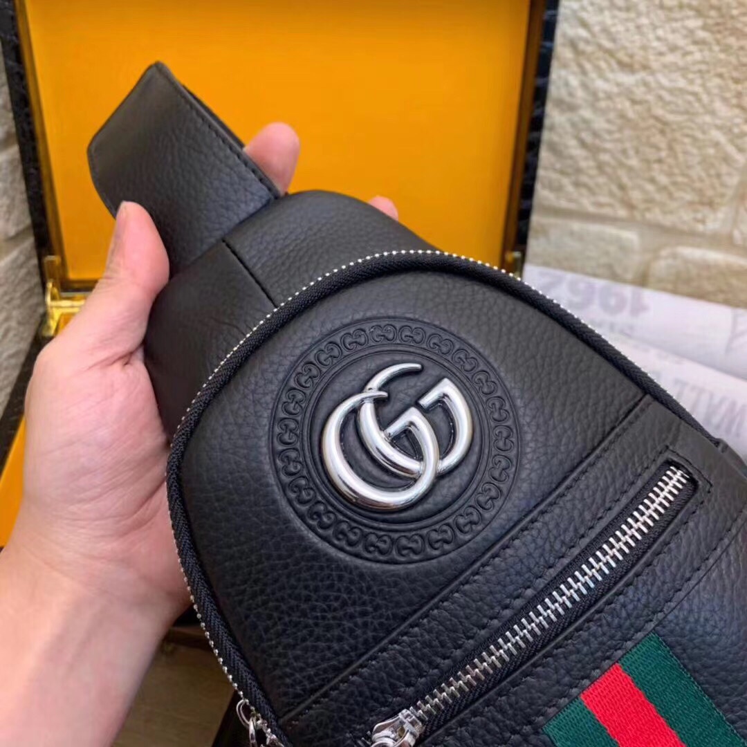 【GUCCI 公式 旗艦店】クッチ  胸ポケット当日出荷 好評に付き再入荷！30*18*7CM