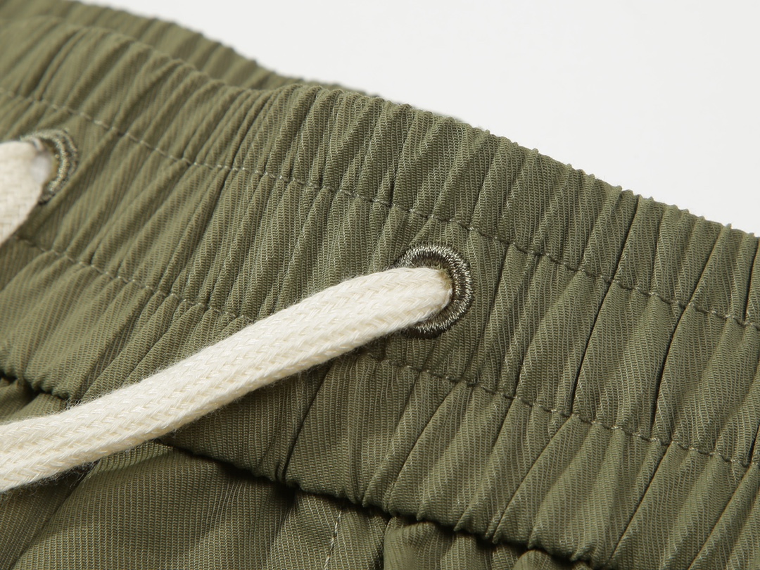 【GIVENCHY 公式旗艦店】ジバンシー    ショートパンツご好評に付き再入荷！