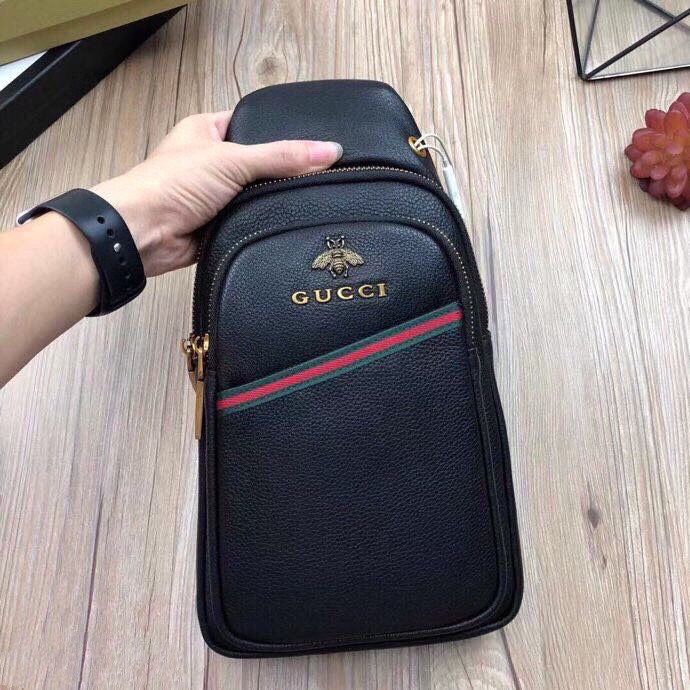 【GUCCI 公式 旗艦店】クッチ  胸ポケット 当日出荷 好評に付き再入荷！28*18*7CM