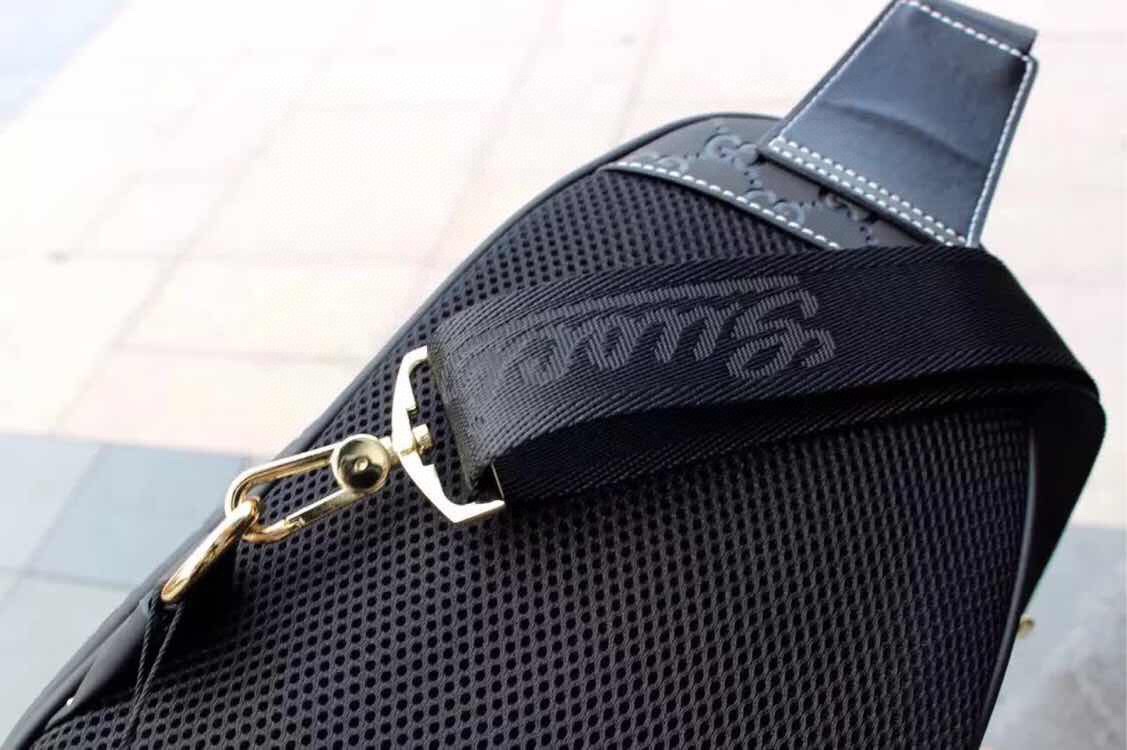 【2024】【GUCCI 公式 旗艦店】クッチ  胸ポケット 当日出荷 好評に付き再入荷！19*20*5CM