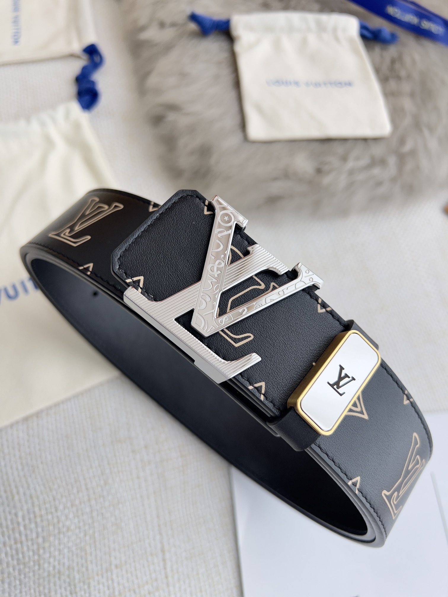 【LOUIS VUITTON】(ルイヴィトン) 3.8cmベルト メンズ