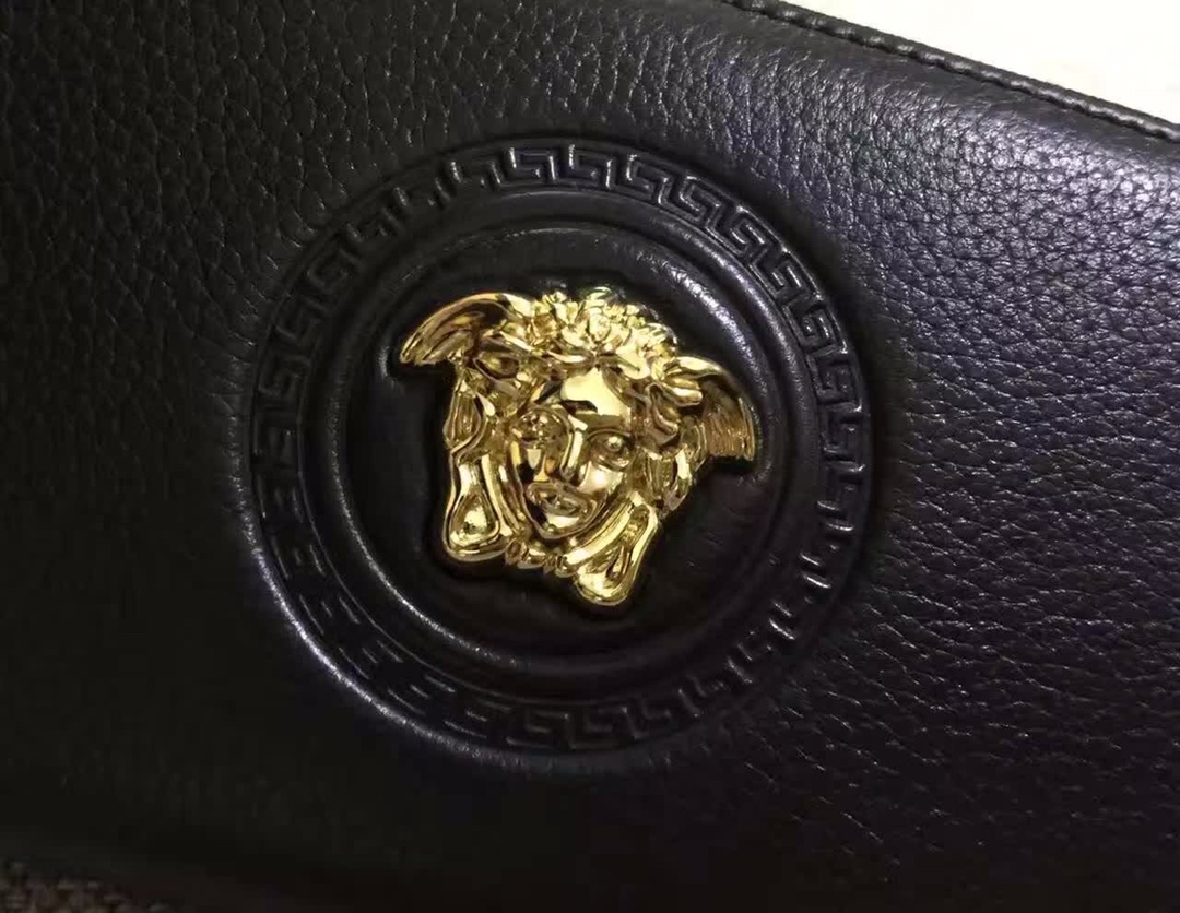 【2024】【VERSACE 公式旗艦店】ヴェルサーチ 財布   当日出荷 好評に付き再入荷！19*10*2.5CM