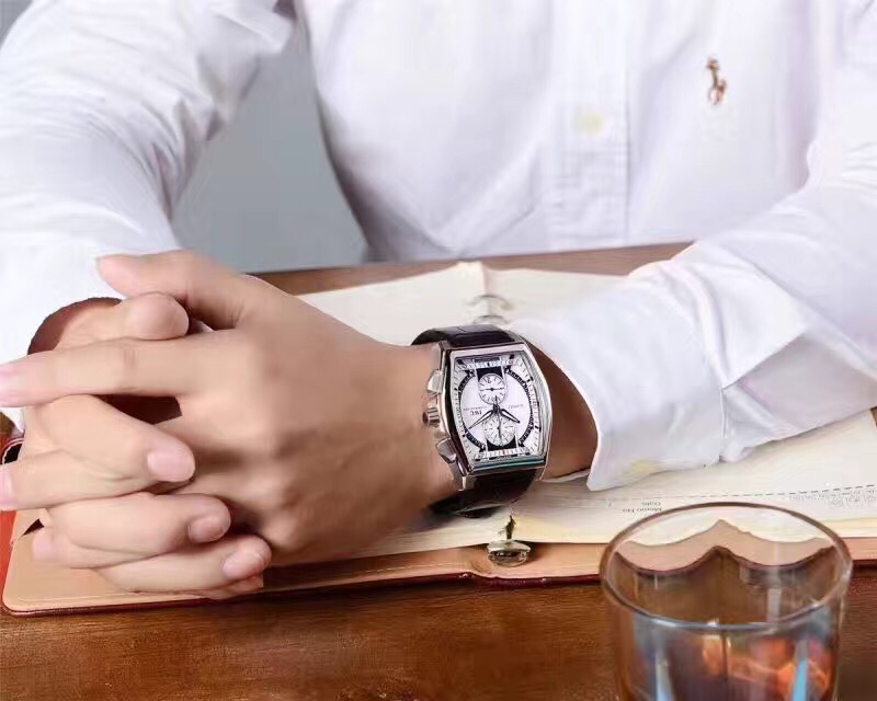 IWC  ( IWC)  腕時計  56*52MM