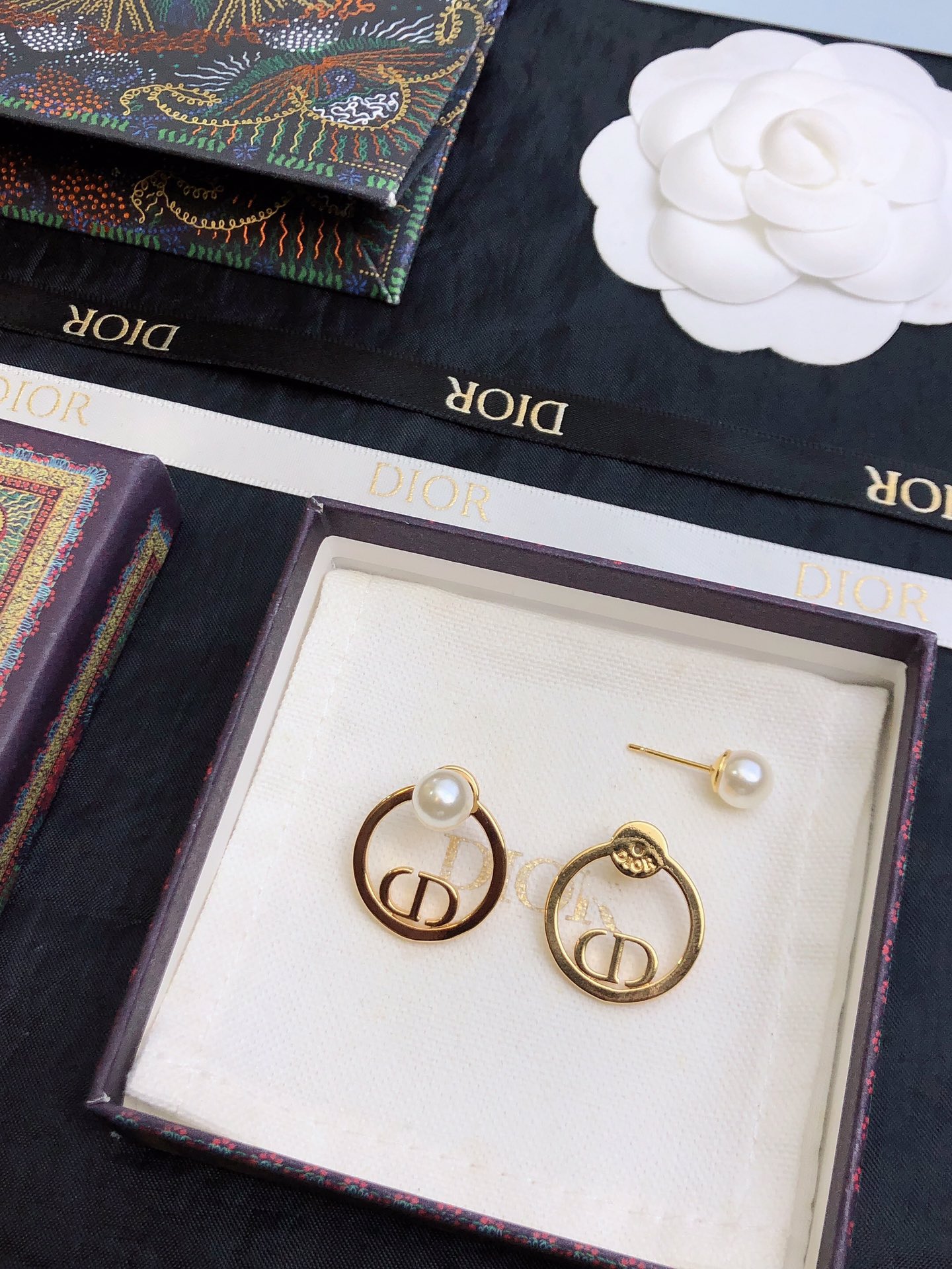 【2024】【DIOR】 ディオール  ファッションスタイルのイヤリング