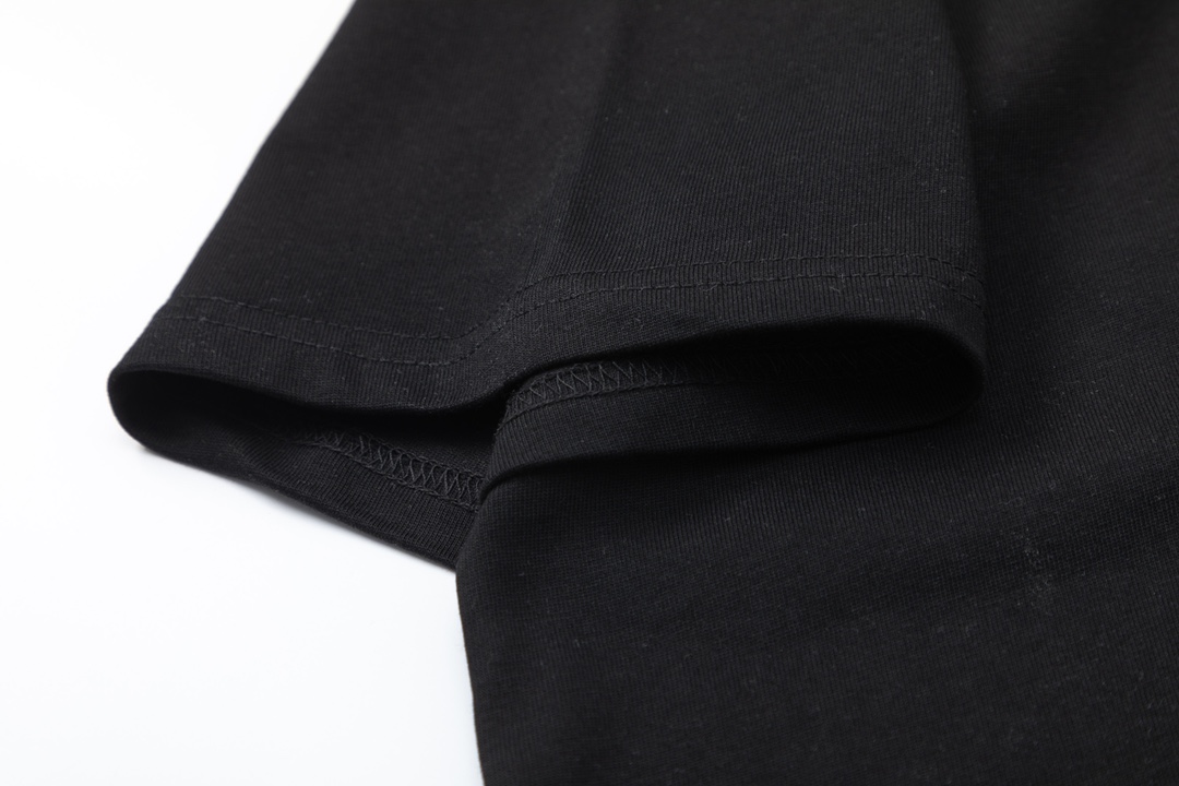 【2024】【LOEWE 公式旗艦店】ロエベ    Tシャツご好評に付き再入荷！