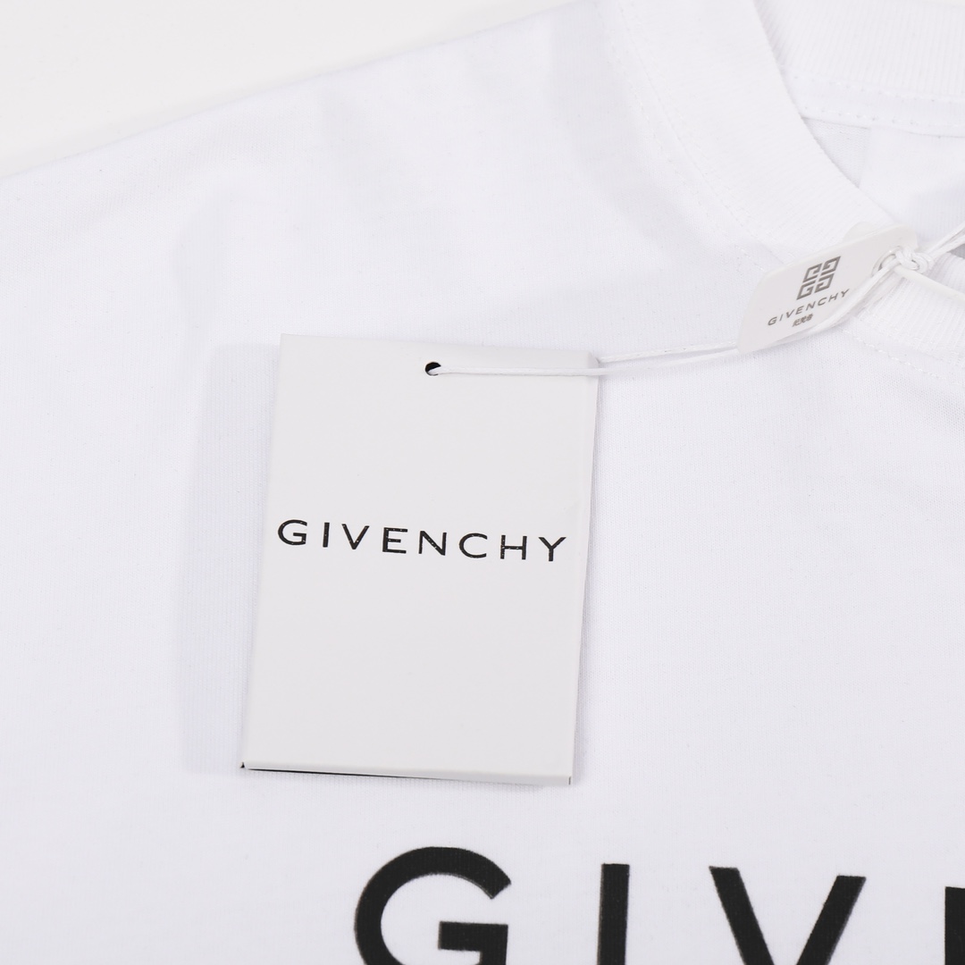 【2024】【GIVENCHY 公式旗艦店】ジバンシー  Tシャツ ご好評に付き再入荷！