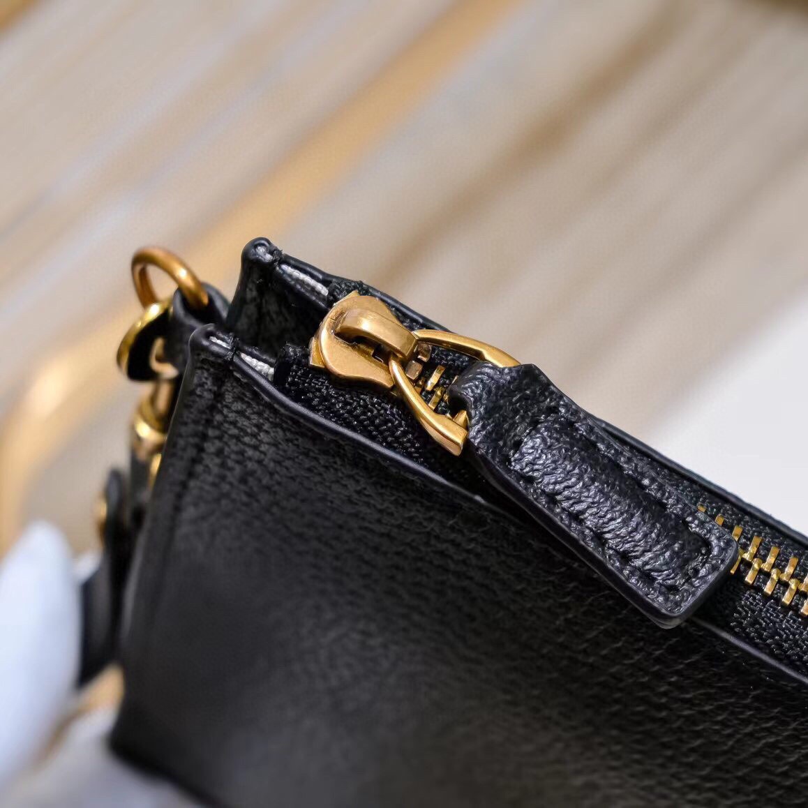 【GUCCI 公式 旗艦店】クッチ  クラッチバッグ 当日出荷 好評に付き再入荷！28*20CM