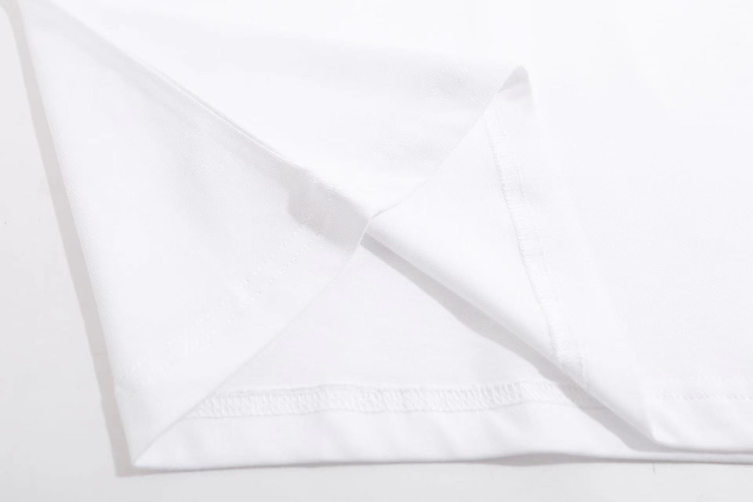 【2024】【GIVENCHY 公式旗艦店】ジバンシー   Tシャツ ご好評に付き再入荷！