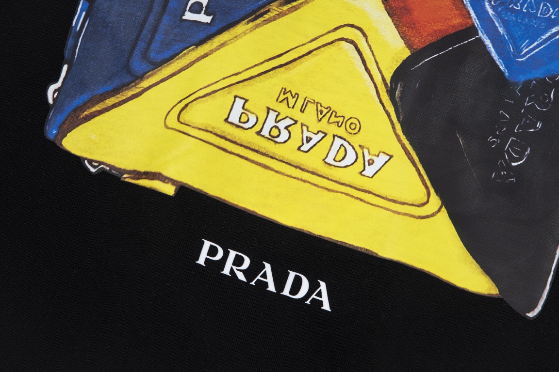 【PRADA  公式旗艦店】プラダ 丸首の衛衣 スウェットご好評に付き再入荷！