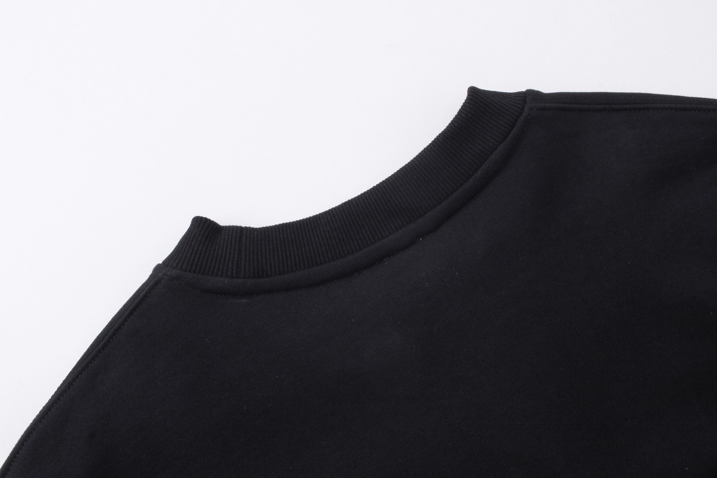 【2024】【BURBERRY  公式旗艦店】バーバリー丸首の衛衣 スウェットご好評に付き再入荷！